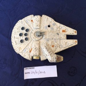 Die-cast Millenium Falcon - top.jpg