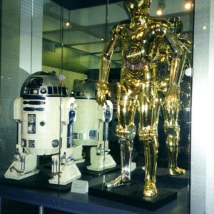 02 - R2-D2 & C-3PO.jpg