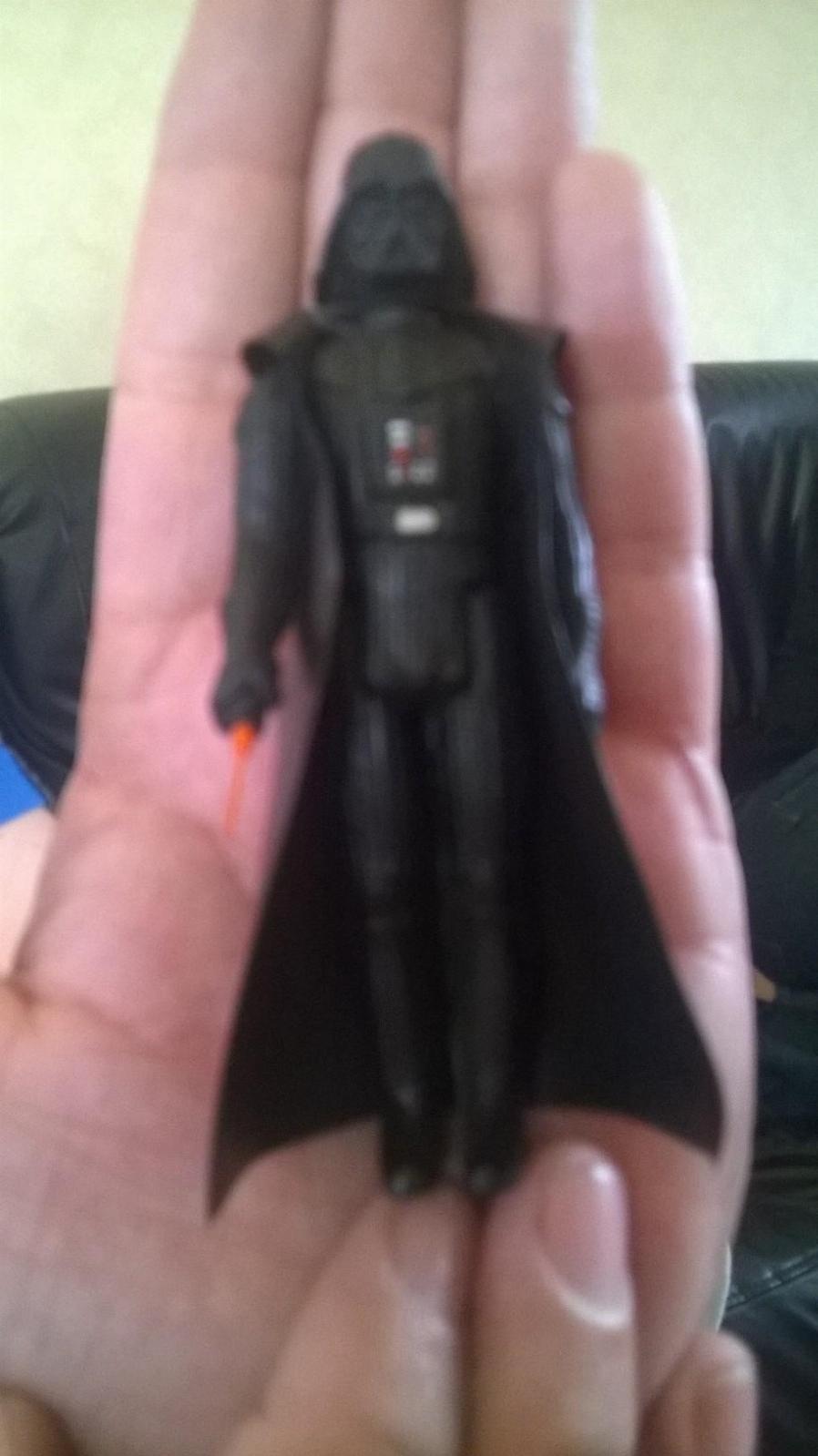 Star wars darth hot sale vader figure 1977