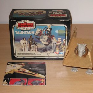 sw_tauntaun_closed_belly_esb_palitoy_stickered_logo 001-001.JPG